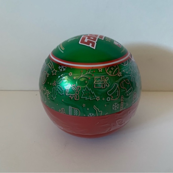 NWT. TOPPS 2024 Holiday Tin Baseball Cards - Picture 4 of 7